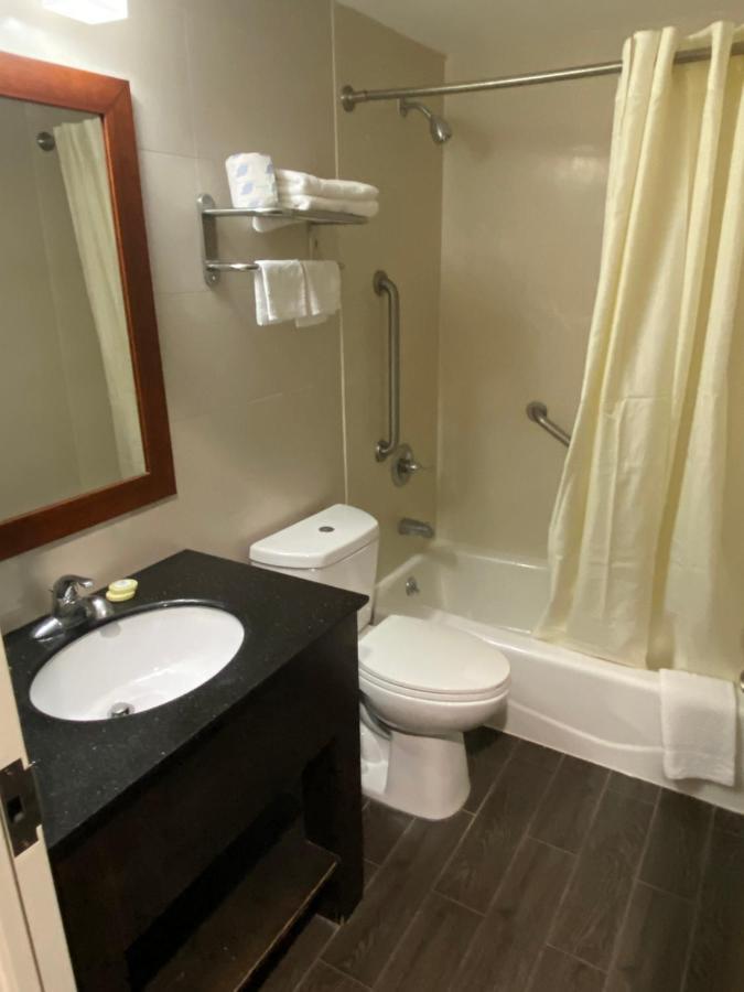 Hotel Jamaica Plaza Ню Йорк Екстериор снимка